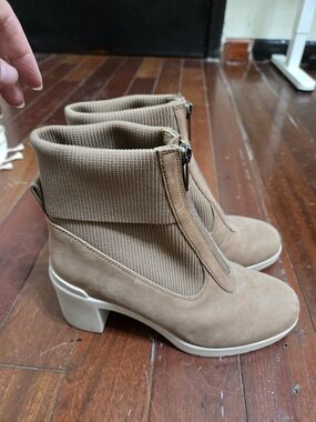Women's Tan Front-Zip Ankle Boots